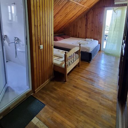 Отель Гостевой дом RELAX IN Батуми Экстерьер фото