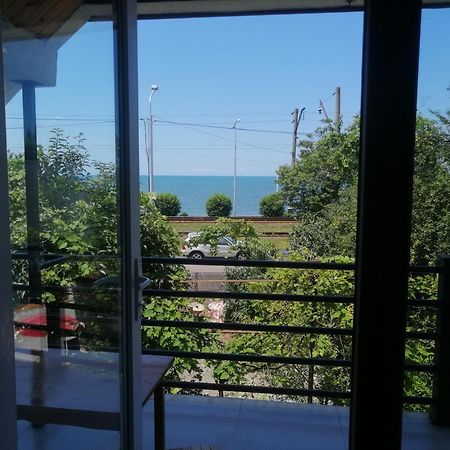 Отель Гостевой дом RELAX IN Батуми Экстерьер фото