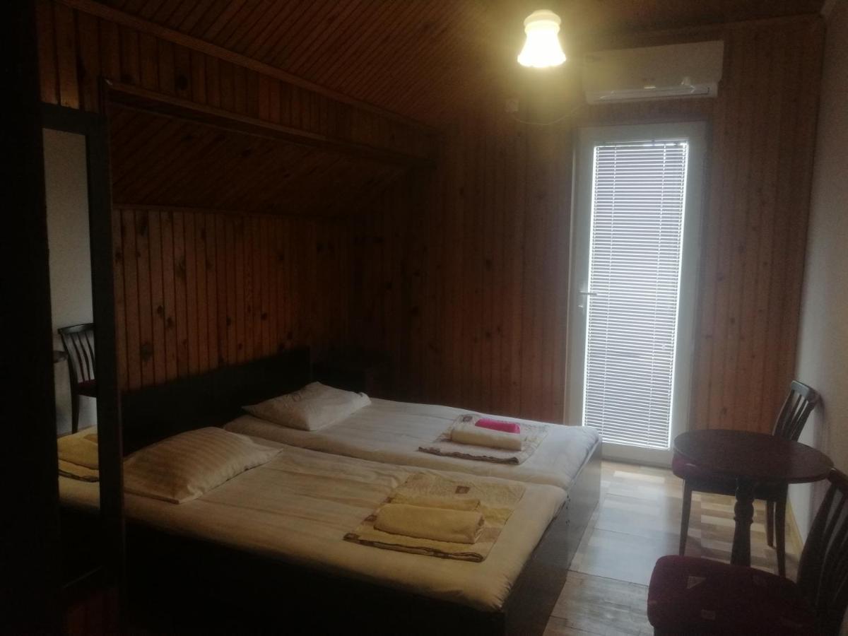 Отель Гостевой дом RELAX IN Батуми Экстерьер фото