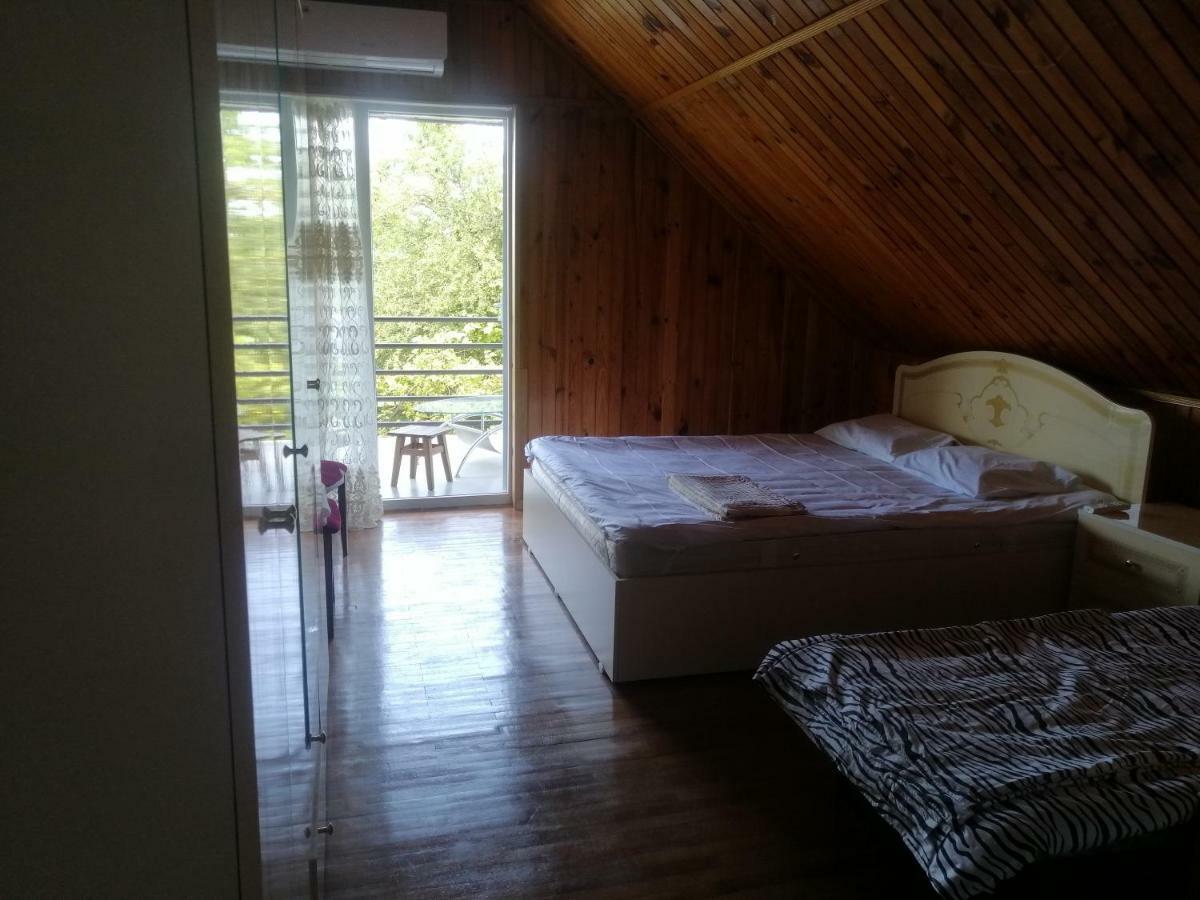 Отель Гостевой дом RELAX IN Батуми Экстерьер фото